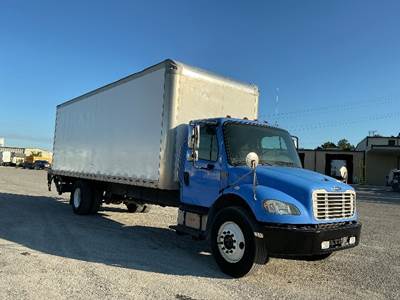 Freightliner M2 26 ft Box Truck - 220HP, 6 Speed Automatic, Roll up Door