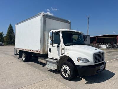 Freightliner M2 16 ft Box Truck - 200HP, 6 Speed Automatic, Roll up Door