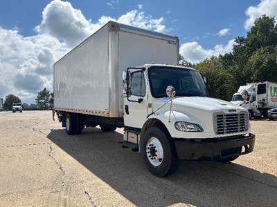 Freightliner M2 26 ft Box Truck - 220HP, 7 Speed Automatic, Roll up Door