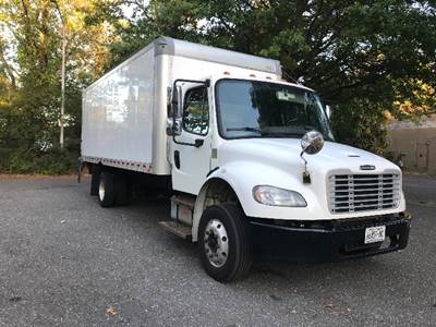 Freightliner M2 20 ft Box Truck - 220HP, 6 Speed Automatic, Roll up Door