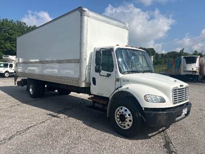 Freightliner M2 26 ft Box Truck - 220HP, 6 Speed Automatic, Roll up Door