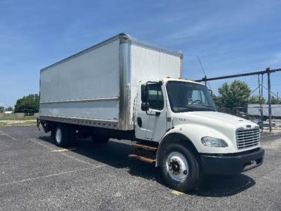Freightliner M2 26 ft Box Truck - 220HP, 6 Speed Automatic, Roll up Door