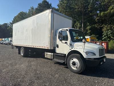 Freightliner M2 24 ft Box Truck - 220HP, 7 Speed Automatic, Roll up Door