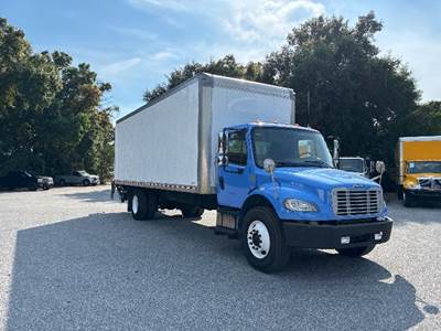 Freightliner M2 26 ft Box Truck - 220HP, 6 Speed Automatic, Roll up Door