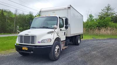Freightliner M2 18 ft Box Truck - 260HP, 6 Speed Automatic, Roll up Door