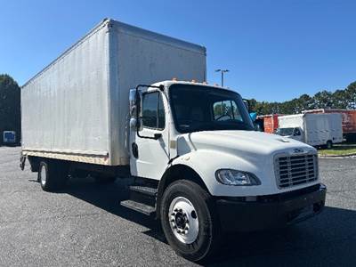 Freightliner M2 26 ft Box Truck - 220HP, 7 Speed Automatic, Roll up Door