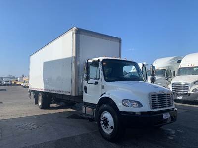 Freightliner M2 26 ft Box Truck - 220HP, 7 Speed Automatic, Roll up Door