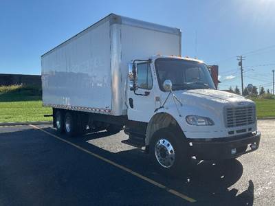Freightliner M2 26 ft Box Truck - 270HP, 6 Speed Automatic, Roll up Door