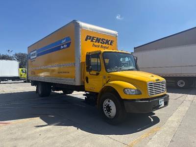 Freightliner M2 26 ft Box Truck - 220HP, 7 Speed Automatic, Roll up Door