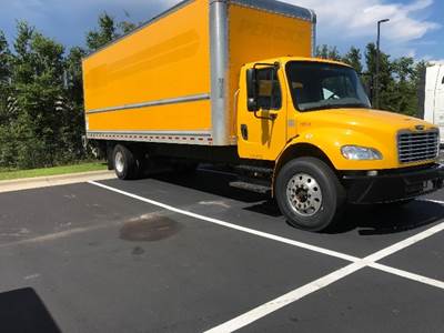 Freightliner M2 26 ft Box Truck - 220HP, 7 Speed Automatic, Roll up Door