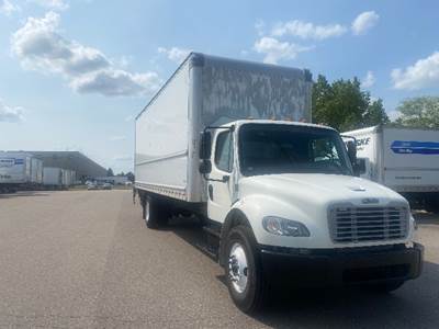 Freightliner M2 26 ft Box Truck - 220HP, 6 Speed Automatic, Roll up Door
