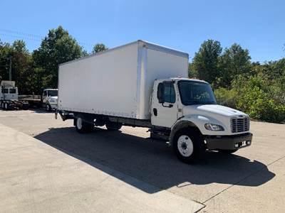 Freightliner M2 26 ft Box Truck - 250HP, 6 Speed Automatic, Roll up Door