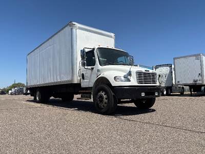 Freightliner M2 26 ft Box Truck - 240HP, 6 Speed Automatic, Roll up Door