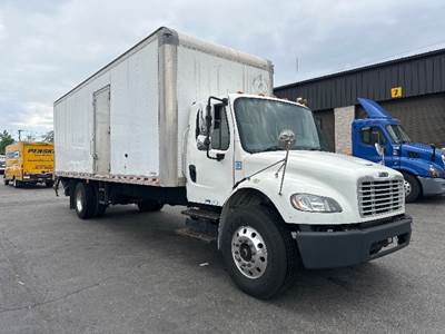 Freightliner M2 26 ft Box Truck - 220HP, 7 Speed Automatic, Roll up Door