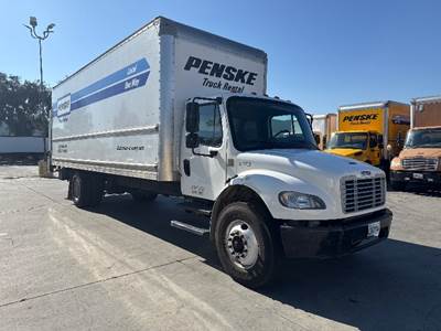 Freightliner M2 26 ft Box Truck - 220HP, 6 Speed Automatic, Roll up Door