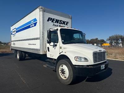 Freightliner M2 26 ft Box Truck - 220HP, 6 Speed Automatic, Roll up Door