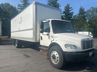 Freightliner M2 26 ft Box Truck - 220HP, 6 Speed Automatic, Roll up Door