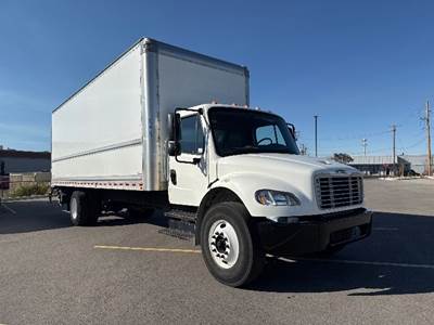 Freightliner M2 26 ft Box Truck - 220HP, 7 Speed Automatic, Roll up Door