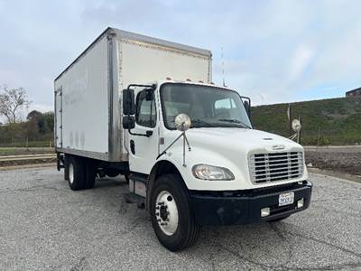 Freightliner M2 Box Truck - 250HP, 7 Speed Automatic