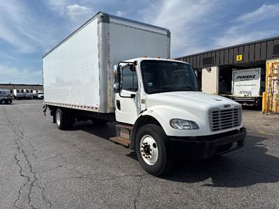 Freightliner M2 26 ft Box Truck - 220HP, 7 Speed Automatic, Roll up Door