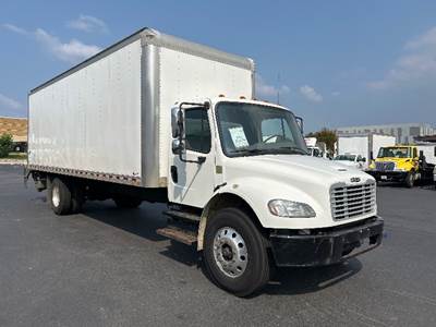 Freightliner M2 26 ft Box Truck - 220HP, 6 Speed Automatic, Roll up Door