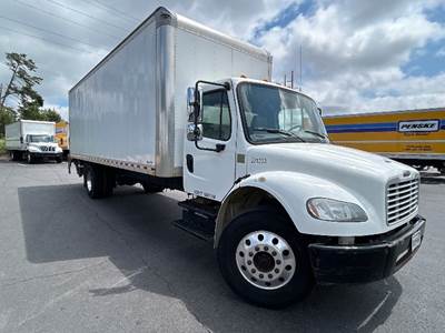 Freightliner M2 26 ft Box Truck - 220HP, 6 Speed Automatic, Roll up Door
