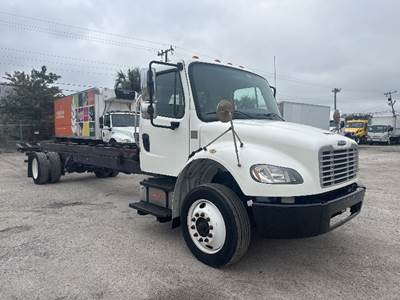Freightliner M2 Box Truck - 220HP, 6 Speed Automatic