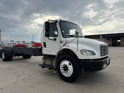 Freightliner M2 Box Truck - 240HP, 7 Speed Automatic, Swing Door