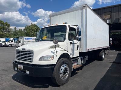 Freightliner M2 24 ft Box Truck - 220HP, 6 Speed Automatic, Roll up Door