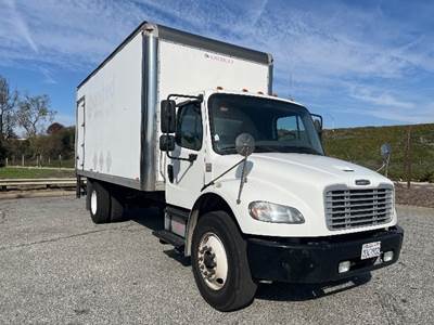 Freightliner M2 Box Truck - 250HP, 7 Speed Automatic