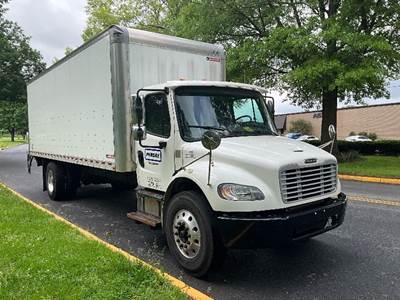 Freightliner M2 24 ft Box Truck - 220HP, 7 Speed Automatic, Roll up Door