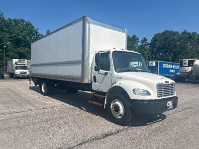 Freightliner M2 26 ft Box Truck - 220HP, 6 Speed Automatic, Roll up Door