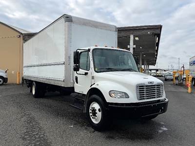 Freightliner M2 26 ft Box Truck - 220HP, 6 Speed Automatic, Roll up Door