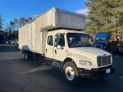 Freightliner M2 24 ft Box Truck - 240HP, 6 Speed Automatic, Roll up Door, Liftgate