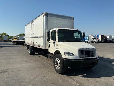 Freightliner M2 26 ft Box Truck - 220HP, 7 Speed Automatic, Roll up Door