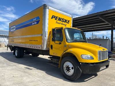 Freightliner M2 26 ft Box Truck - 220HP, 7 Speed Automatic, Roll up Door