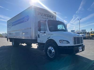 Freightliner M2 26 ft Box Truck - 220HP, 7 Speed Automatic, Roll up Door
