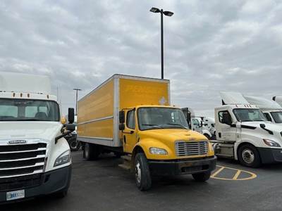 Freightliner M2 26 ft Box Truck - 220HP, 7 Speed Automatic, Roll up Door
