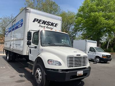 Freightliner M2 26 ft Box Truck - 220HP, 7 Speed Automatic, Roll up Door