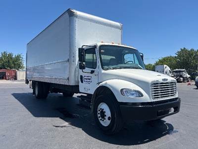 Freightliner M2 26 ft Box Truck - 220HP, 7 Speed Automatic, Roll up Door