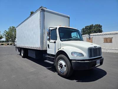 Freightliner M2 Box Truck - 220HP, 7 Speed Automatic, Roll up Door