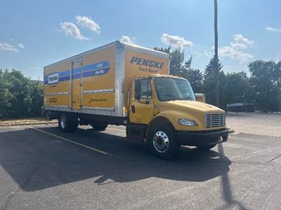Freightliner M2 26 ft Box Truck - 220HP, 6 Speed Automatic, Roll up Door