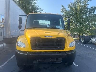 Freightliner M2 Box Truck - 220HP, 6 Speed Automatic, Roll up Door