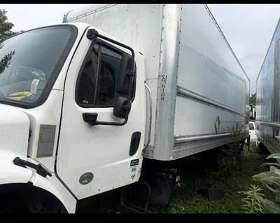 Freightliner M2 Box Truck - 220HP, 6 Speed Automatic, Roll up Door