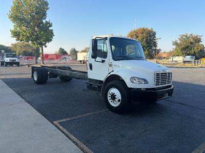 Freightliner M2 Box Truck - 220HP, 6 Speed Automatic, Roll up Door