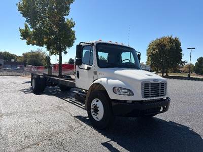 Freightliner M2 Box Truck - 220HP, 6 Speed Automatic, Roll up Door