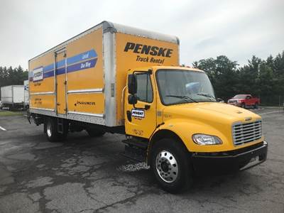 Freightliner M2 26 ft Box Truck - 220HP, 6 Speed Automatic, Roll up Door