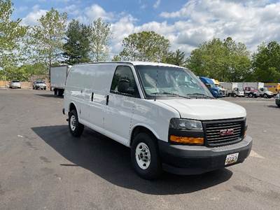 GMC G23405 Box Truck - 276HP, 8 Speed Automatic