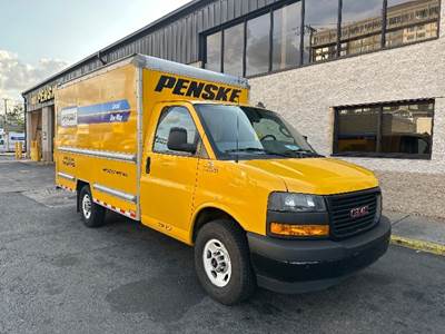 GMC G33503 Box Truck - 276HP, 8 Speed Automatic, Roll up Door