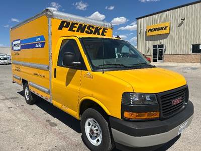 GMC G33503 Box Truck - 276HP, 8 Speed Automatic, Roll up Door